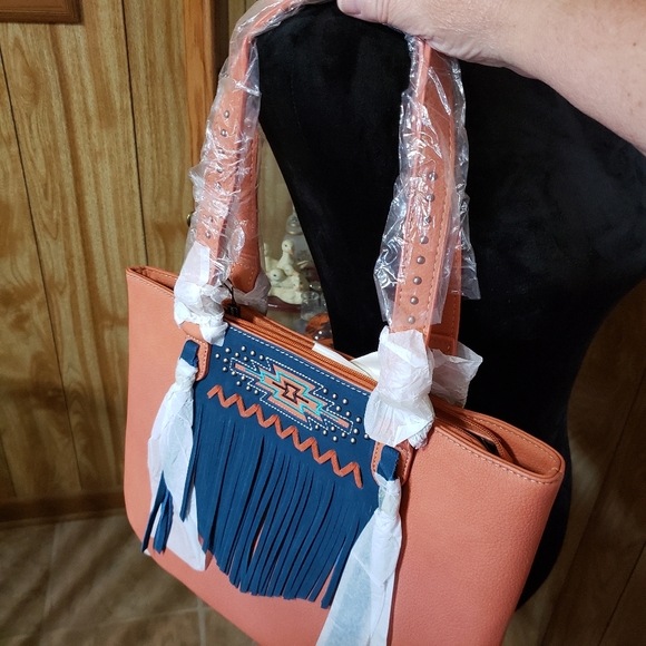 Nwt Montana West Handbag - Picture 2 of 9
